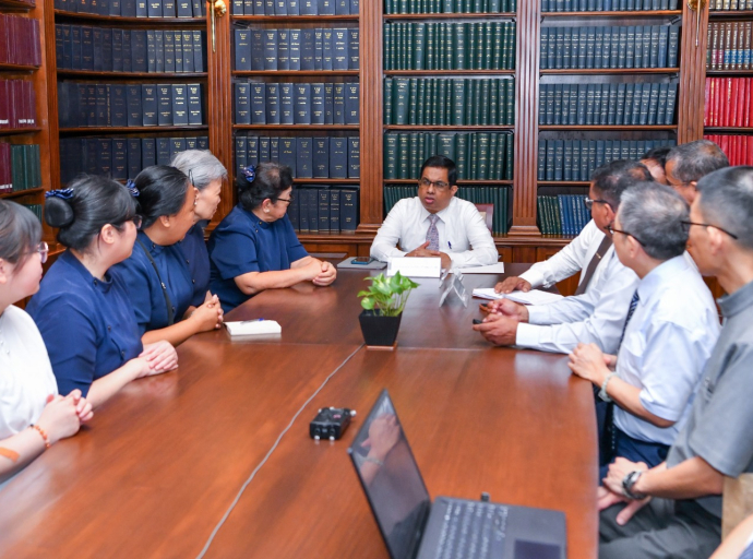 Discussion between the Secretary to the President and the Buddhist Tzu Chi Merit Organization